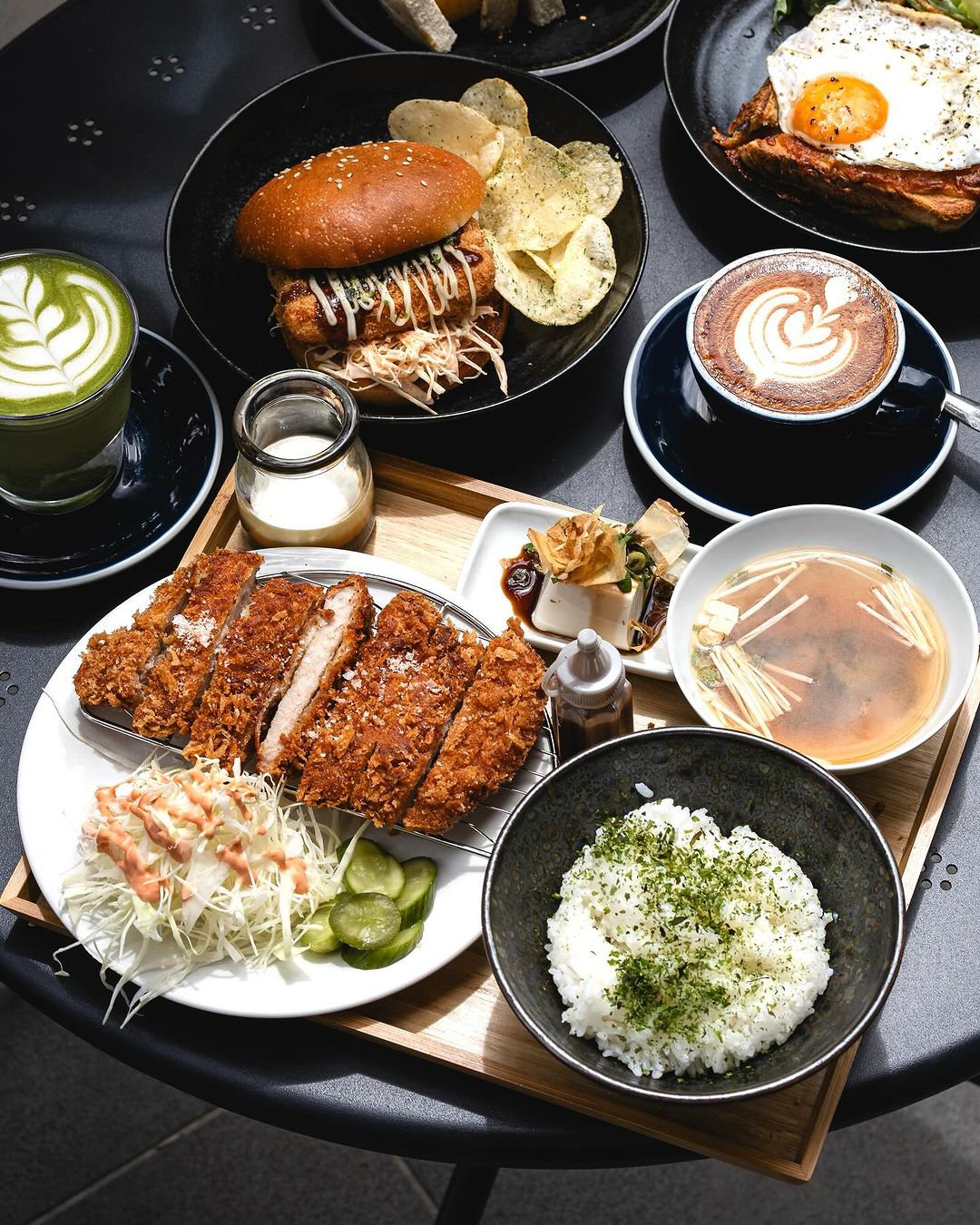 Cafe Larome