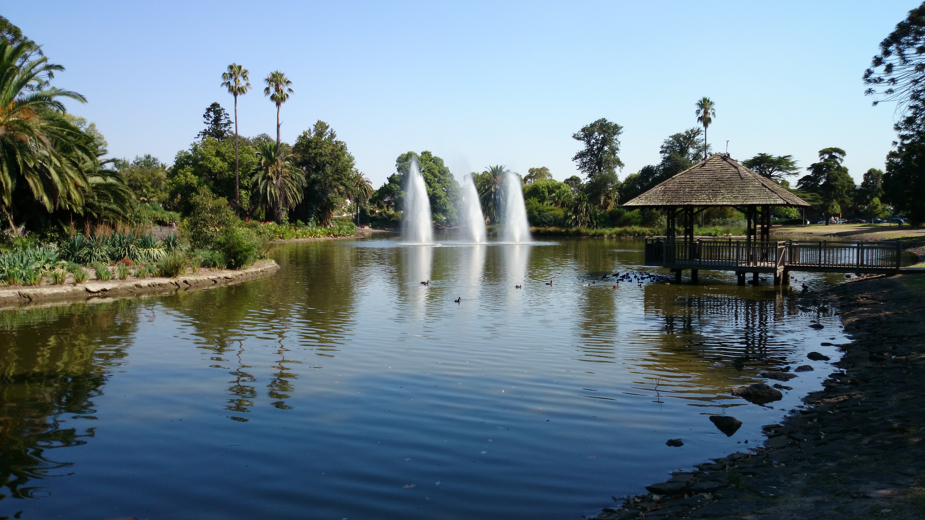 Queens Park (Image Credit: Wikimedia Commons)