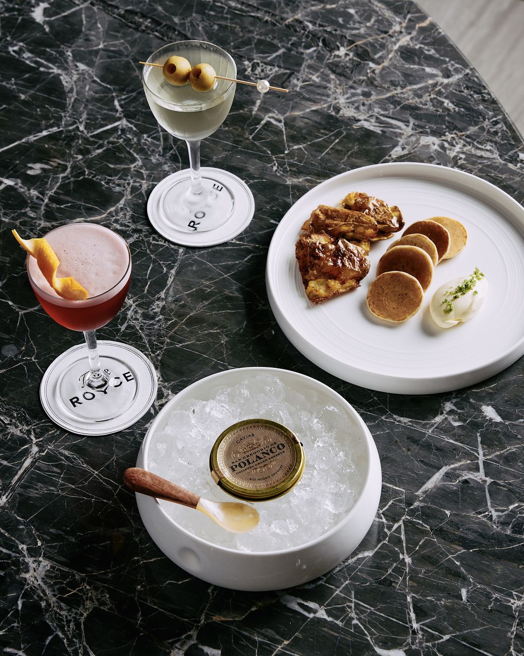 Showroom Bar & Terrace