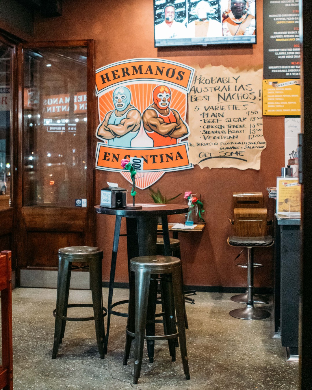 Hermanos En Cantina
