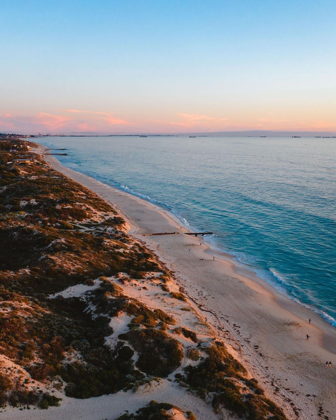 Floreat Beach (Image Credit: Dylan Alcock)