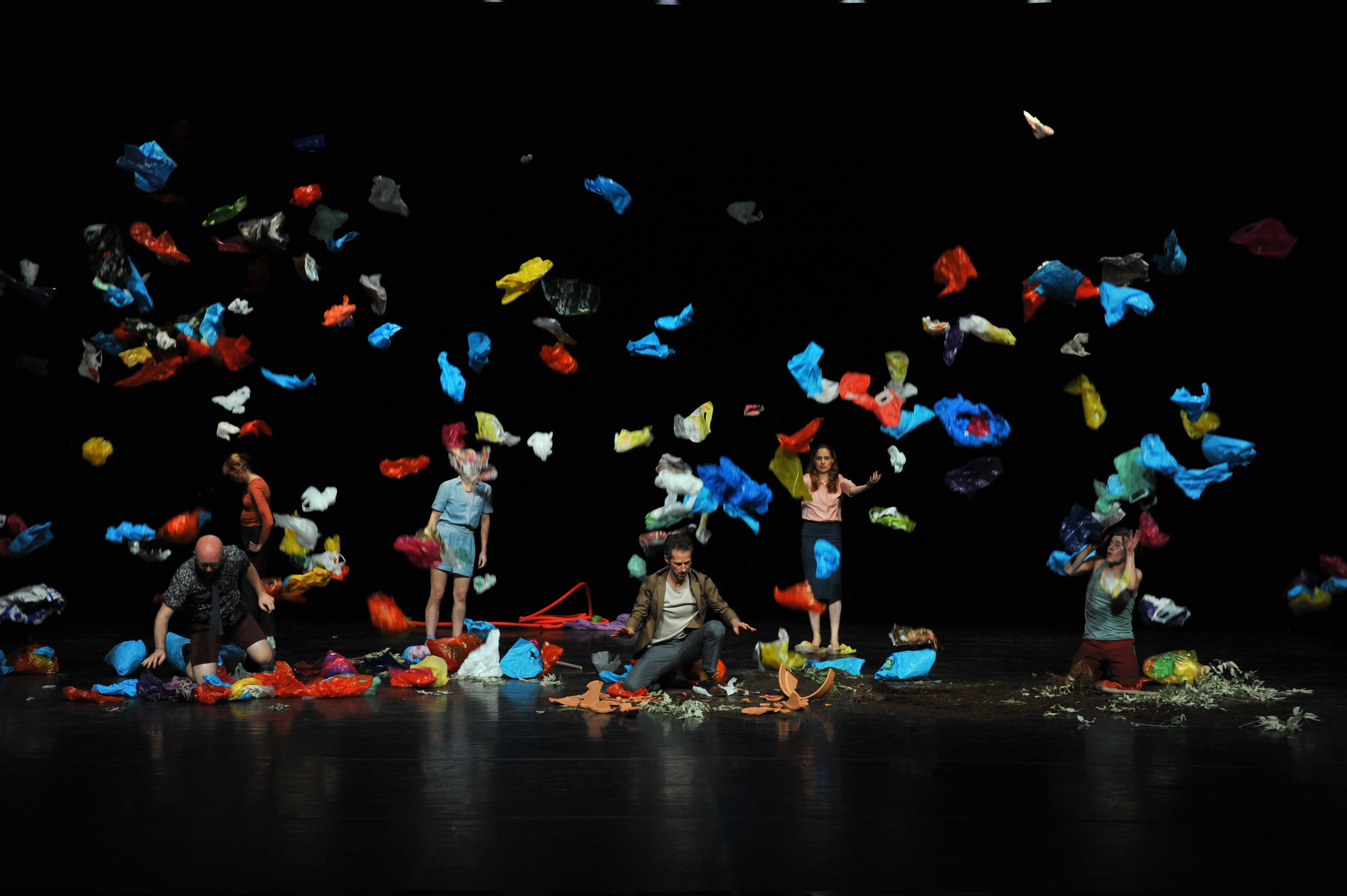 Are We Not Drawn Onward to New ErA (Image Credit: Mirjam Devrient) 