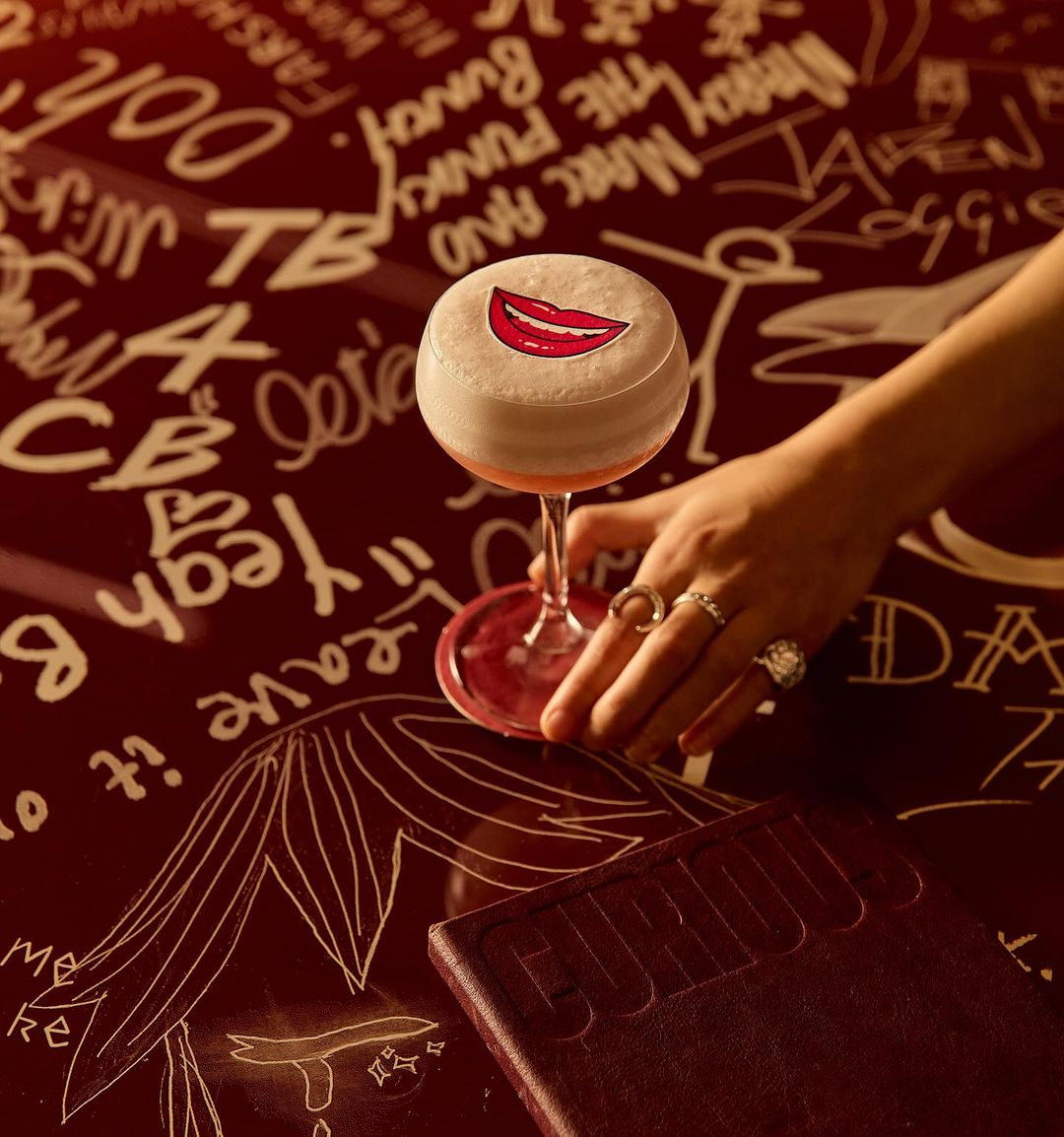 Curious Bar