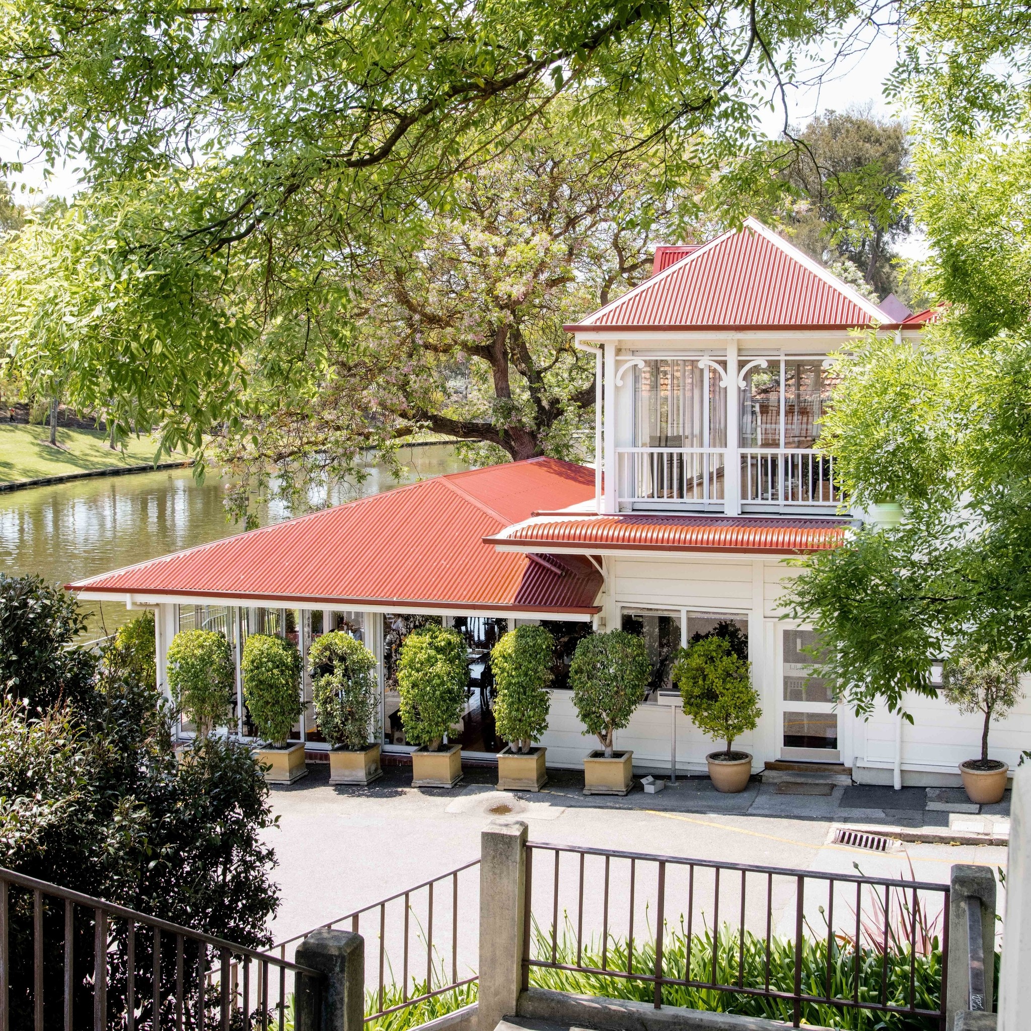 Jolleys Boathouse