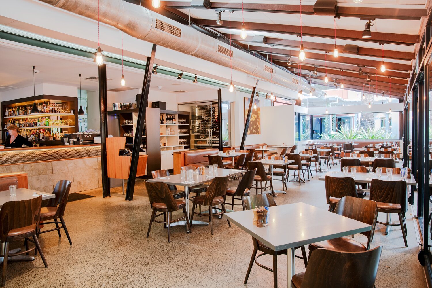 Harveys Bar + Bistro 