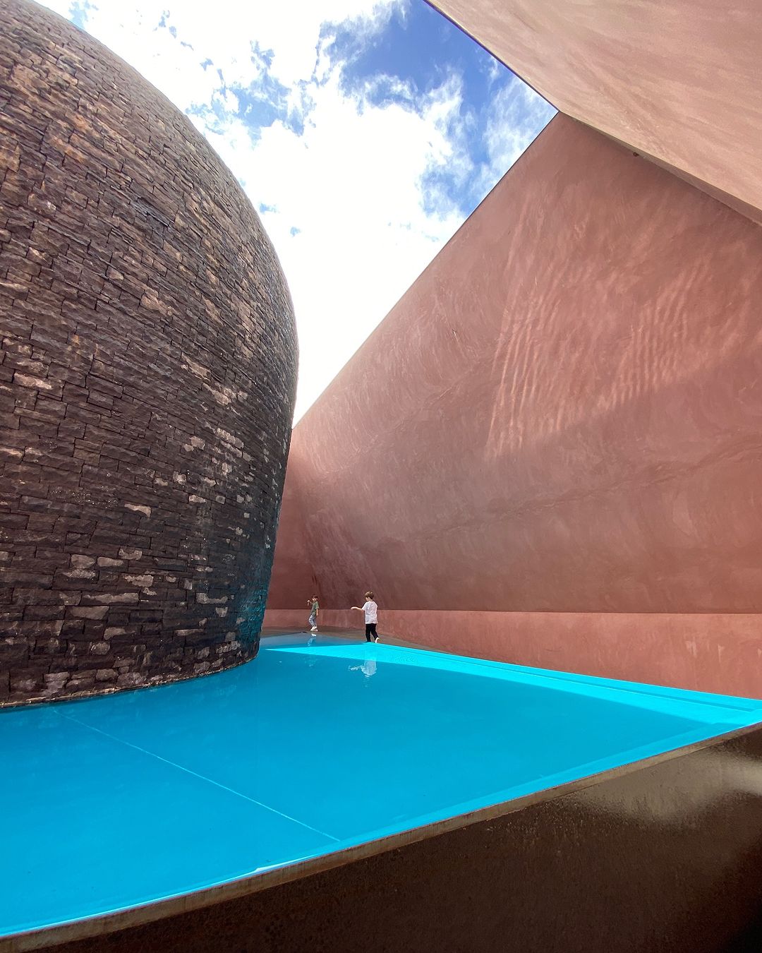 James Turrell 'Within without' at NGA (Image Credit: @love.emmeline)