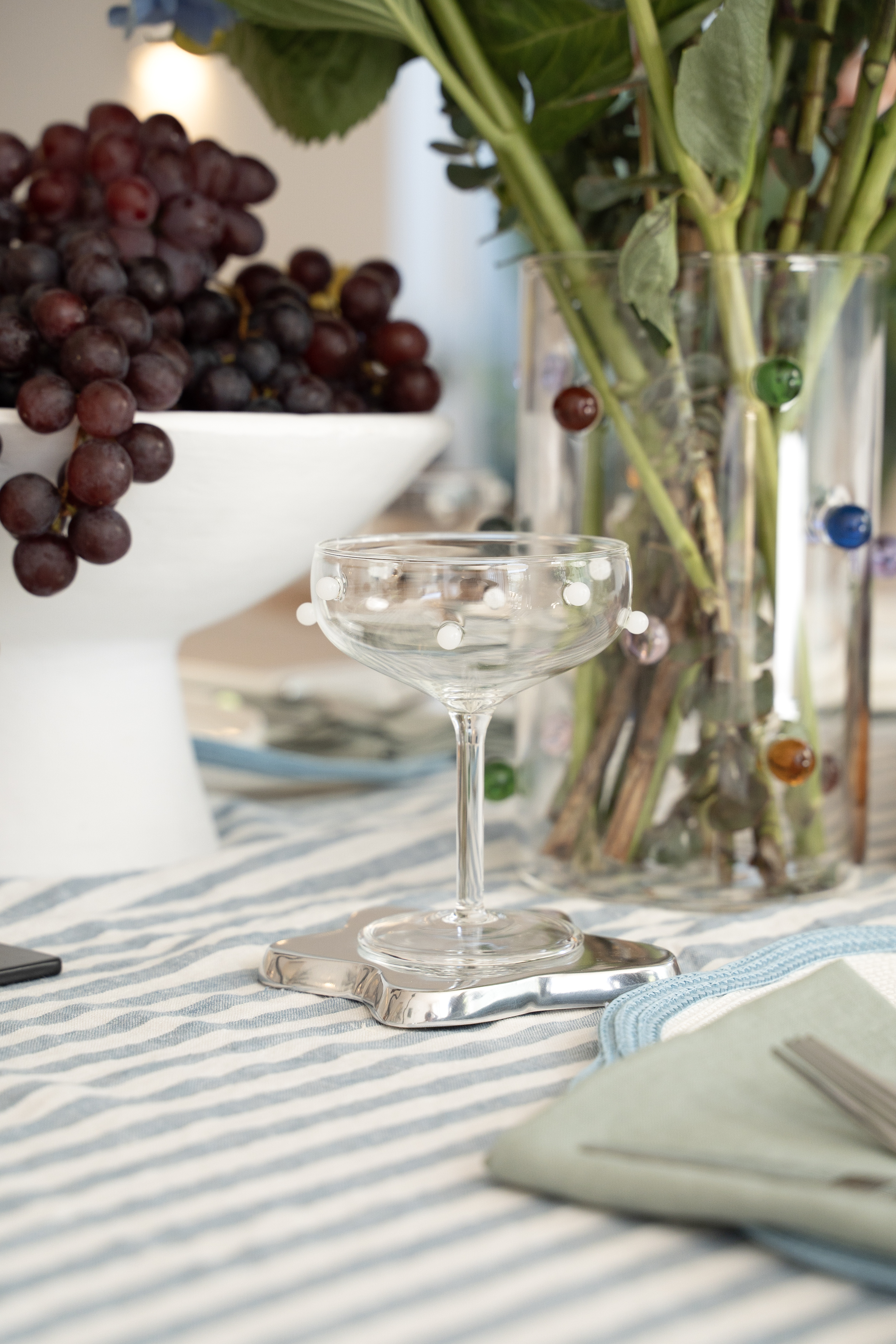 Your choice in tablecloth will inform the rest of the colour palette. 